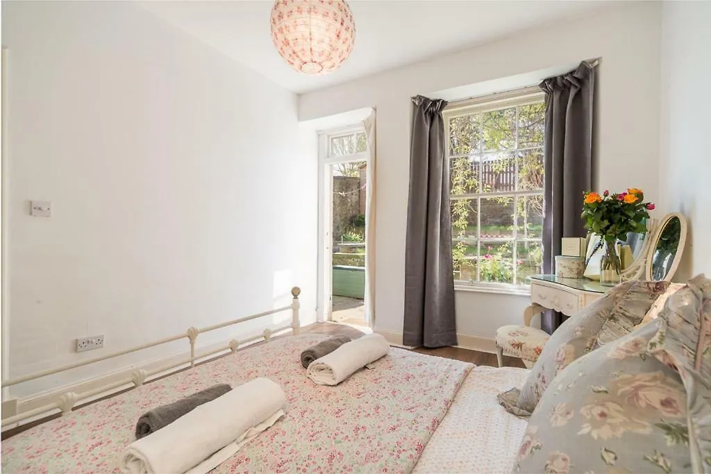 Apartment Vintage Apt, Pvt Garden, Wifi, New Town Edinburgh