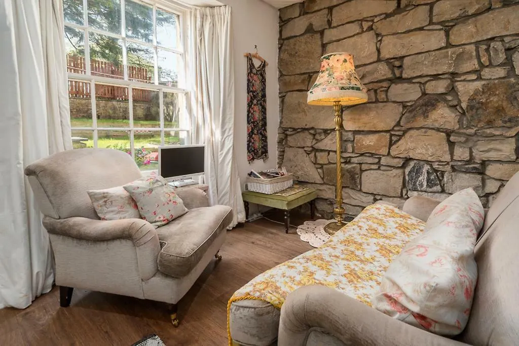 Vintage Apt, Pvt Garden, Wifi, New Town Edinburgh Apartment
