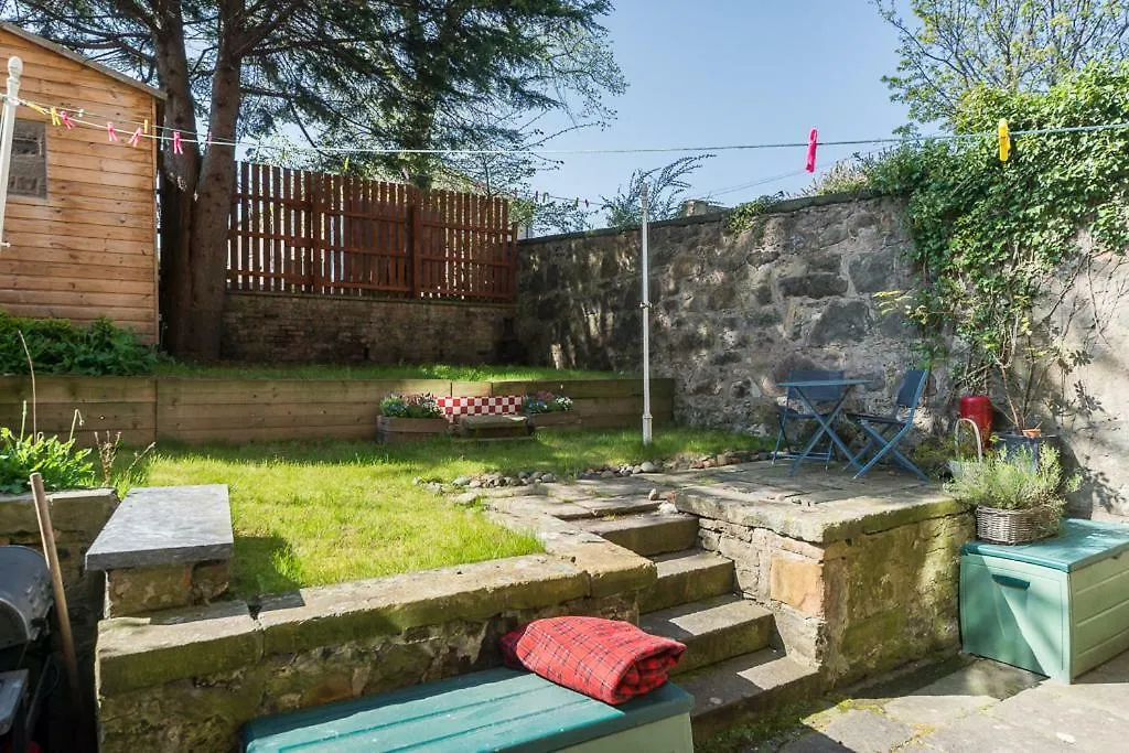 Vintage Apt, Pvt Garden, Wifi, New Town Edinburgh