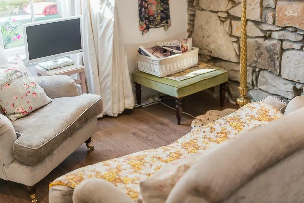 Vintage Apt, Pvt Garden, Wifi, New Town Edinburgh United Kingdom